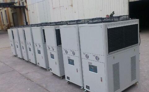 企業(yè)如何選擇適合自己的工業(yè)冷水機